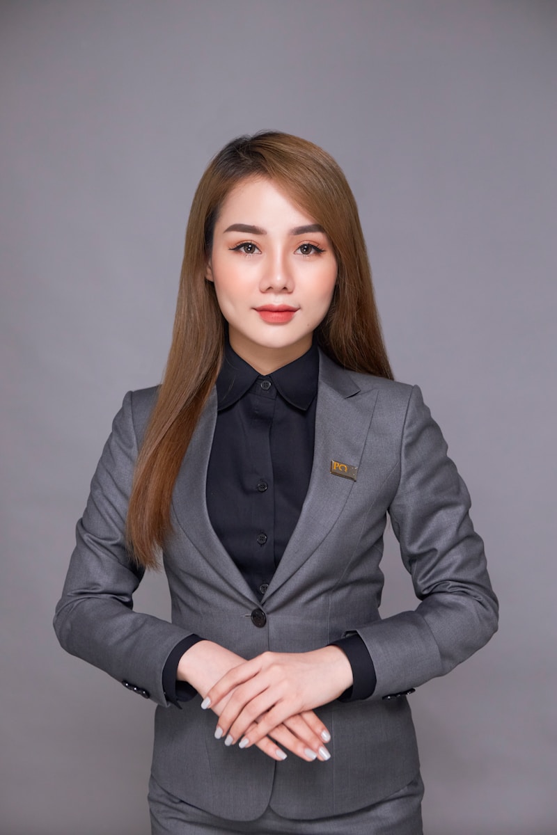 女性のビジネススーツで差をつけるコツ